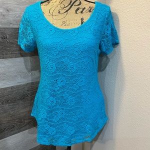 🌺 3/$10 Leo & Nicole turquoise lace blouse